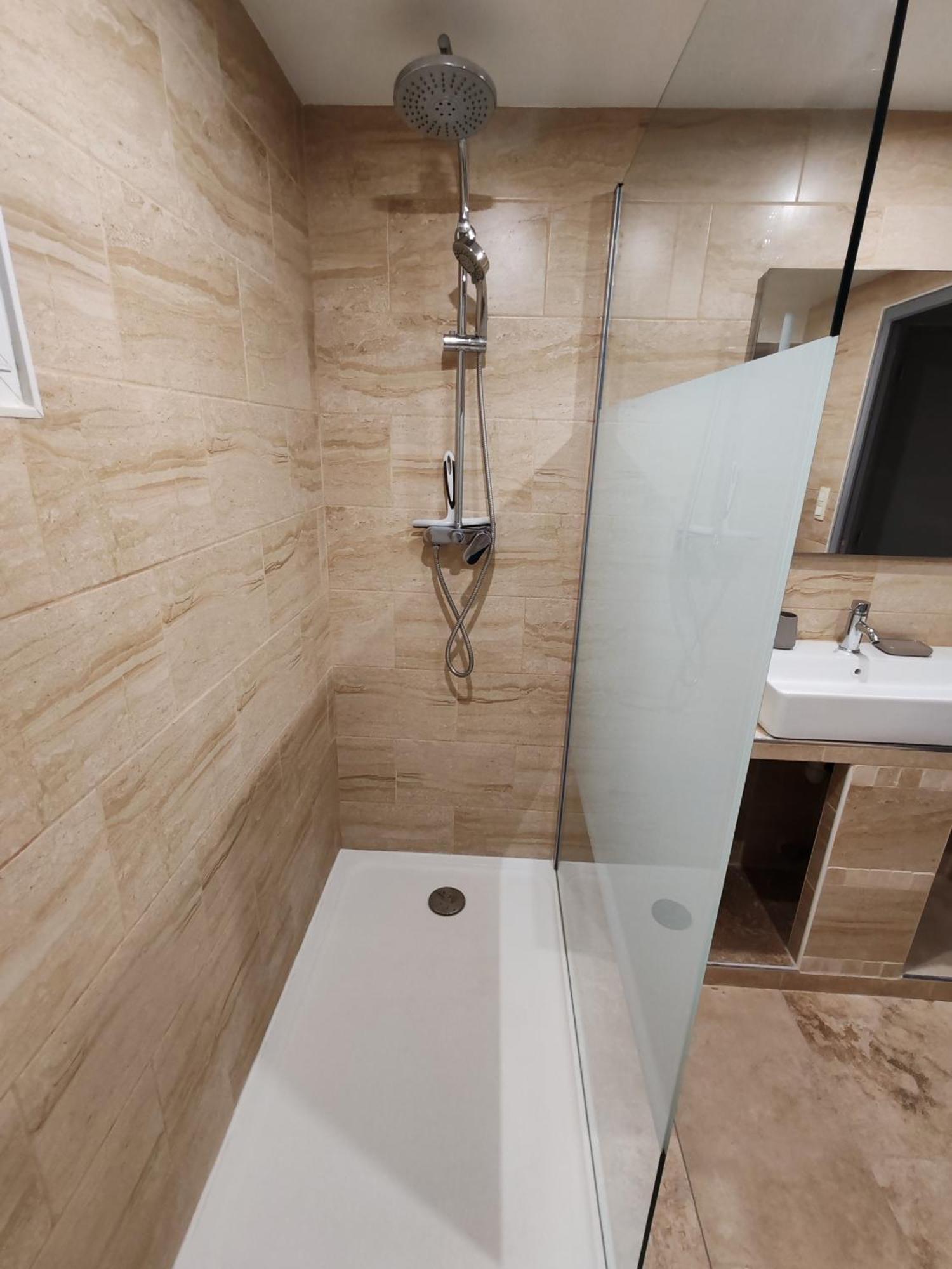 Appartement T3 Neuf Proche Centre Ville, Clim Et Parking Et Centrale Edf Valence  Exterior photo